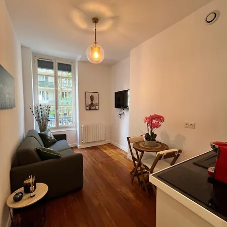 Apartamento Tolstoi Villeurbanne Exterior foto