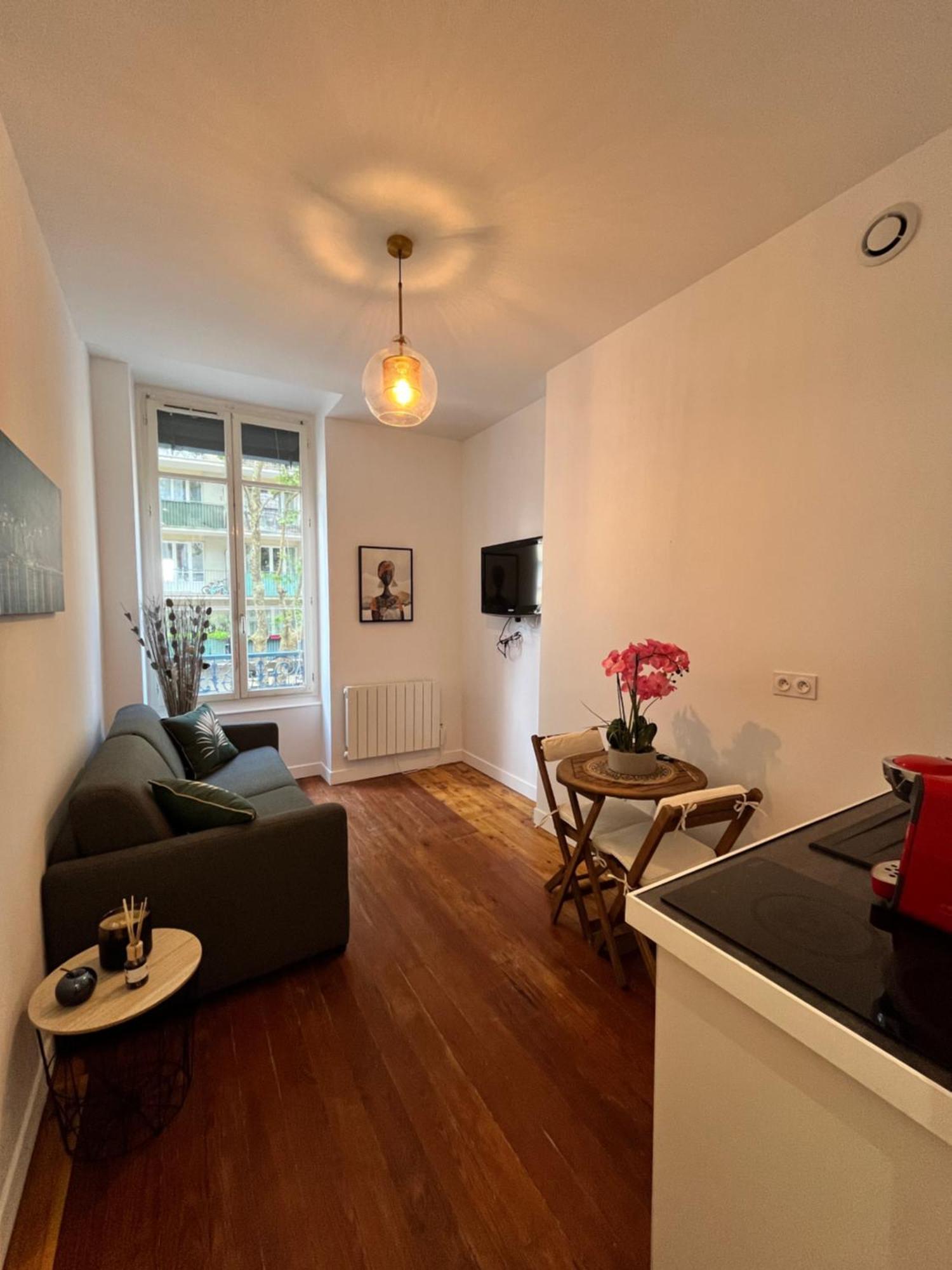 Apartment Tolstoi